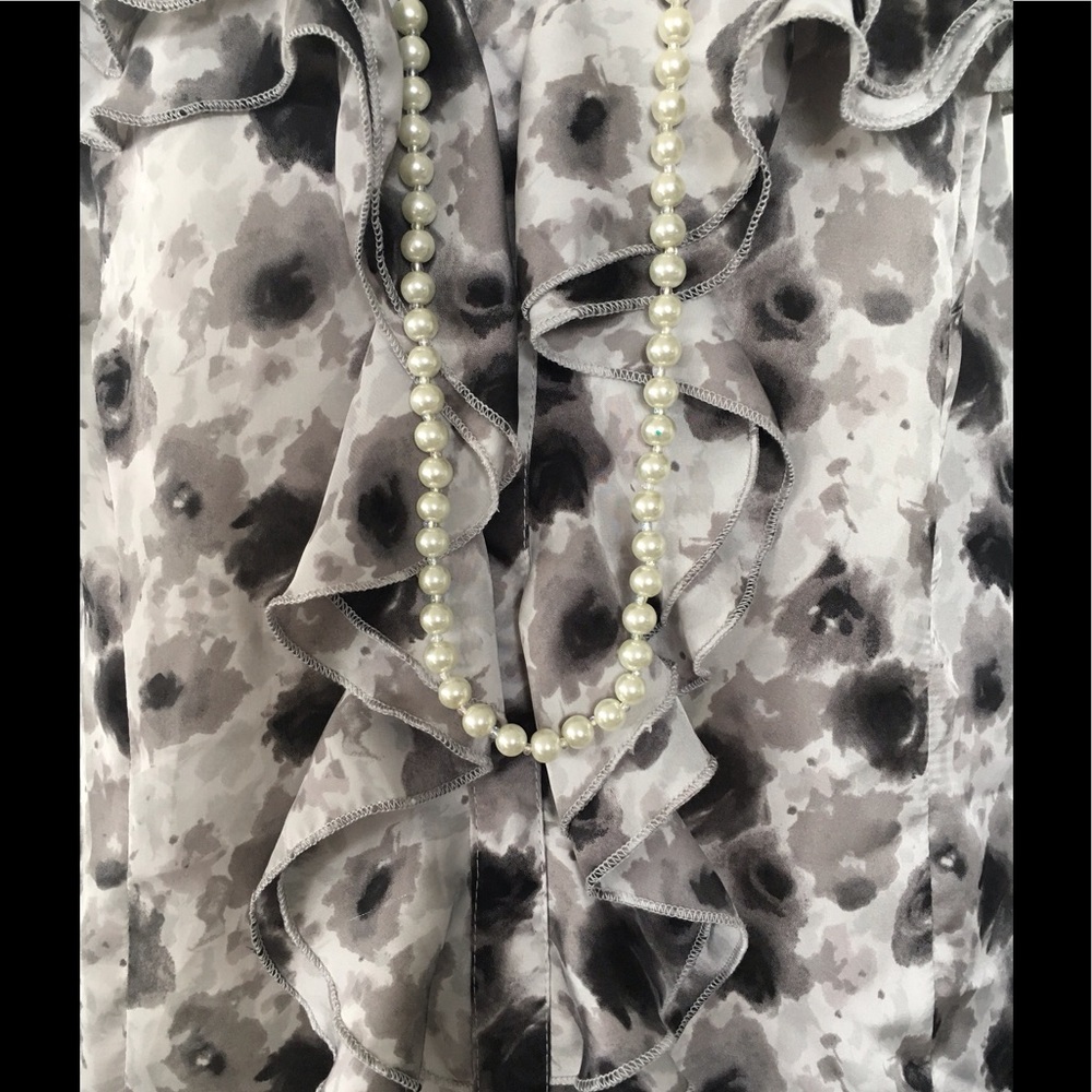 BLACK WHITE PRINT SEXY RUFFLE TOP - Picture 5 of 7